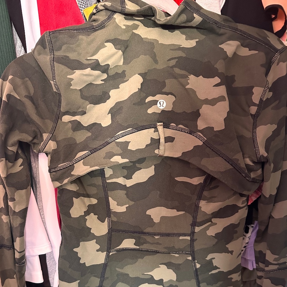 Lululemon define jacket size 6
